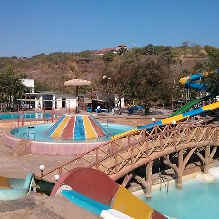 Pali Beach Resort Mālād Eksteriør billede